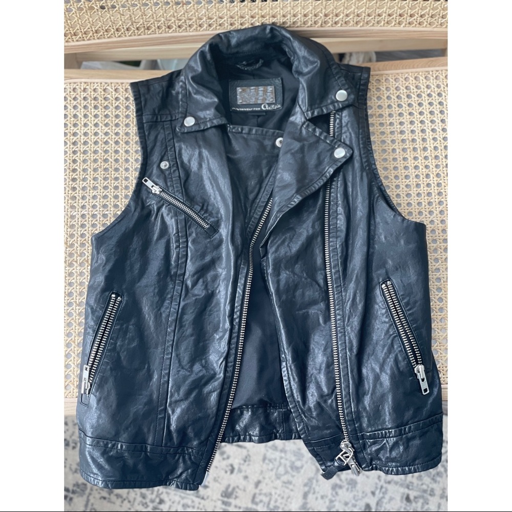 Mackage leather vest SZ small